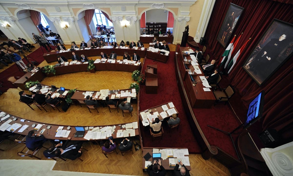 „Aggályos lehet” – mégsem kapja meg az állam az Operettszínházat és a Trafót