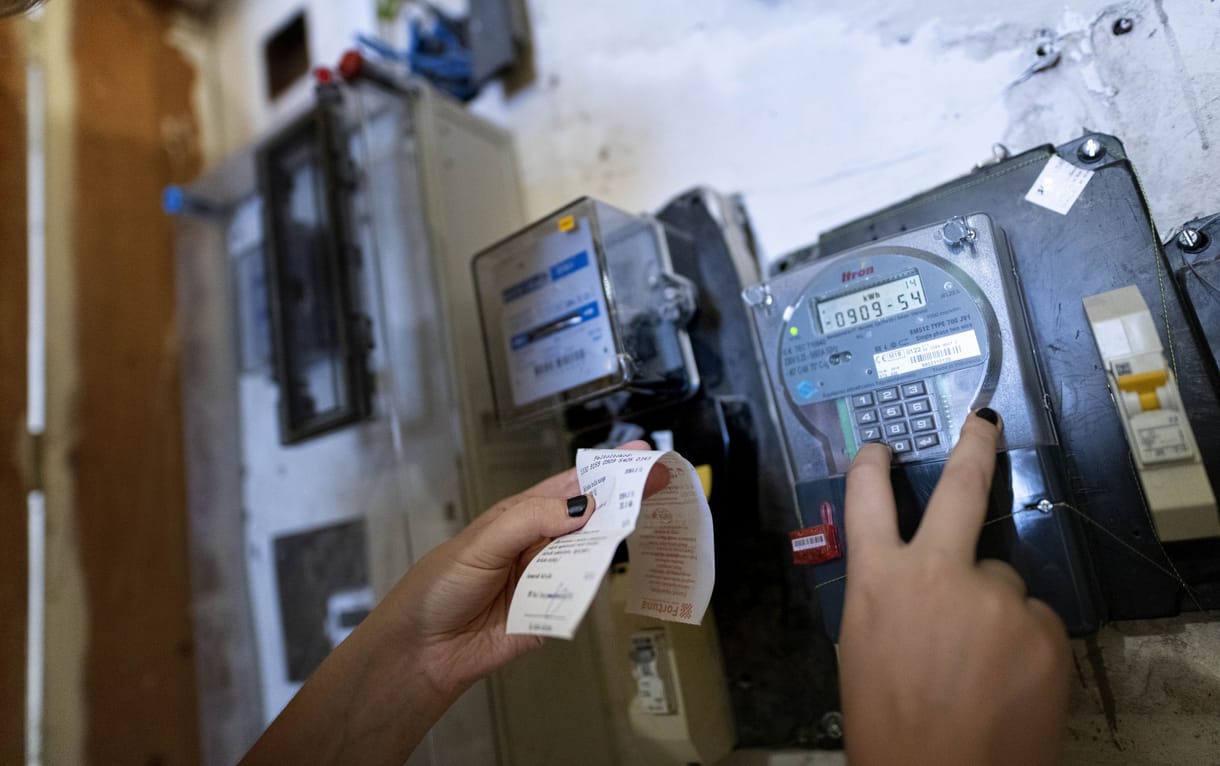 Már nem közli az energetikai hivatal, mennyiért szerzik be az áramot, amit a lakosságnak adnak tovább