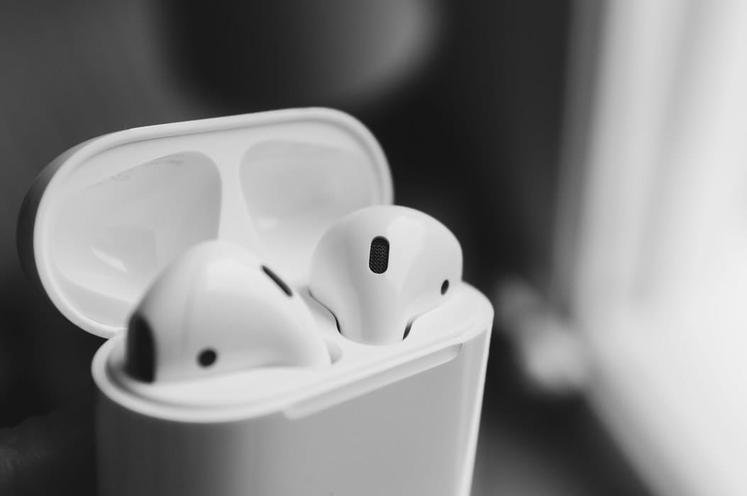 Az AirPodsokba is bekerül az Apple akkumulátorvédő funkciója