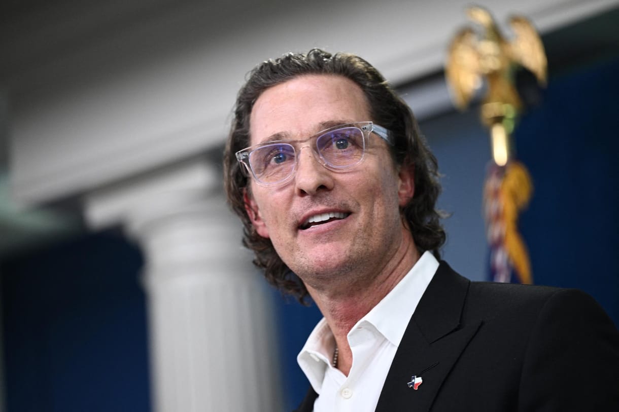 Matthew McConaughey alkut kötött a feleségével: addig nem költöznek vissza Hollywoodba, amíg csak romantikus vígjátékokban kap szerepet