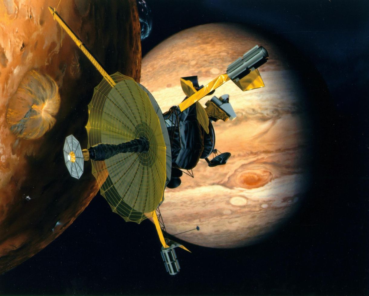 Különös jelenség a Jupiter holdján: vizét lövelli az űrbe az Európé