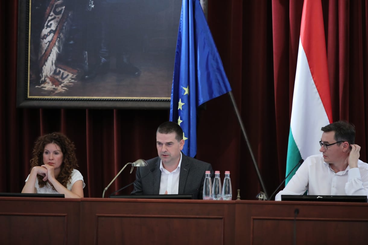 Megszavazta a főváros a 48 ezer forintos rezsitámogatást