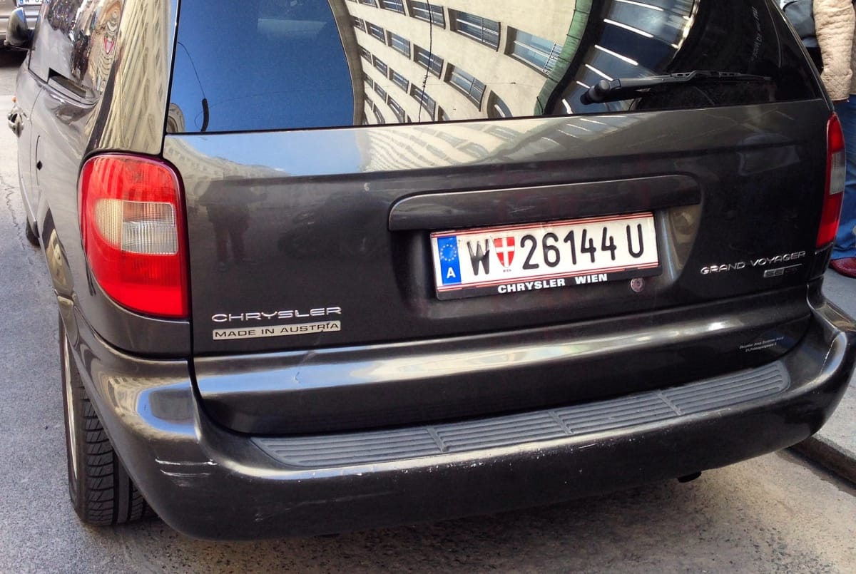 Újabb rejtett náci kódokat tiltottak le az ausztriai rendszámtáblákról