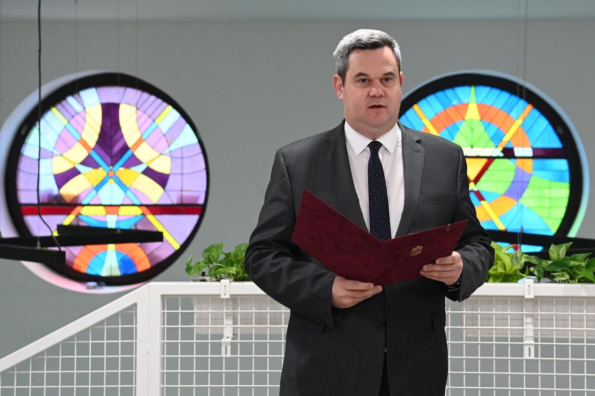 Takács Péter egészségügyi államtitkár: Van elég orvos a rendszerben