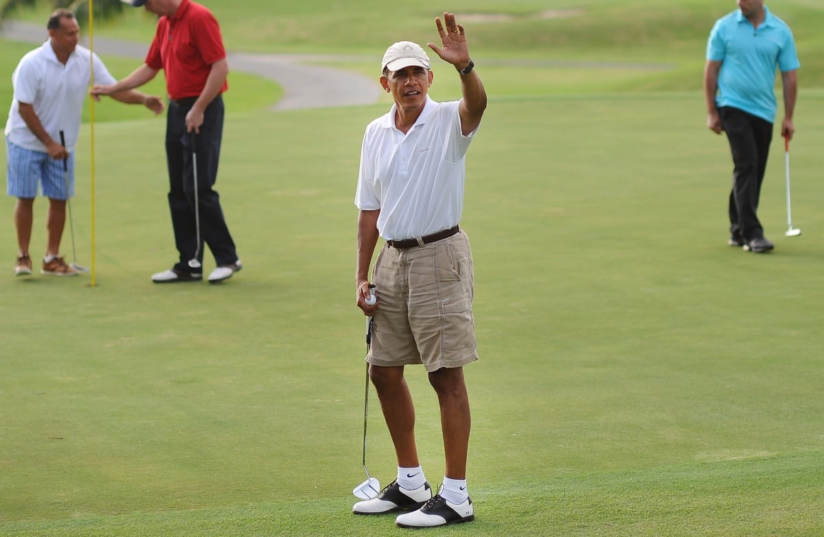 Fotók: Obama megmutatta vékonyka vádliját