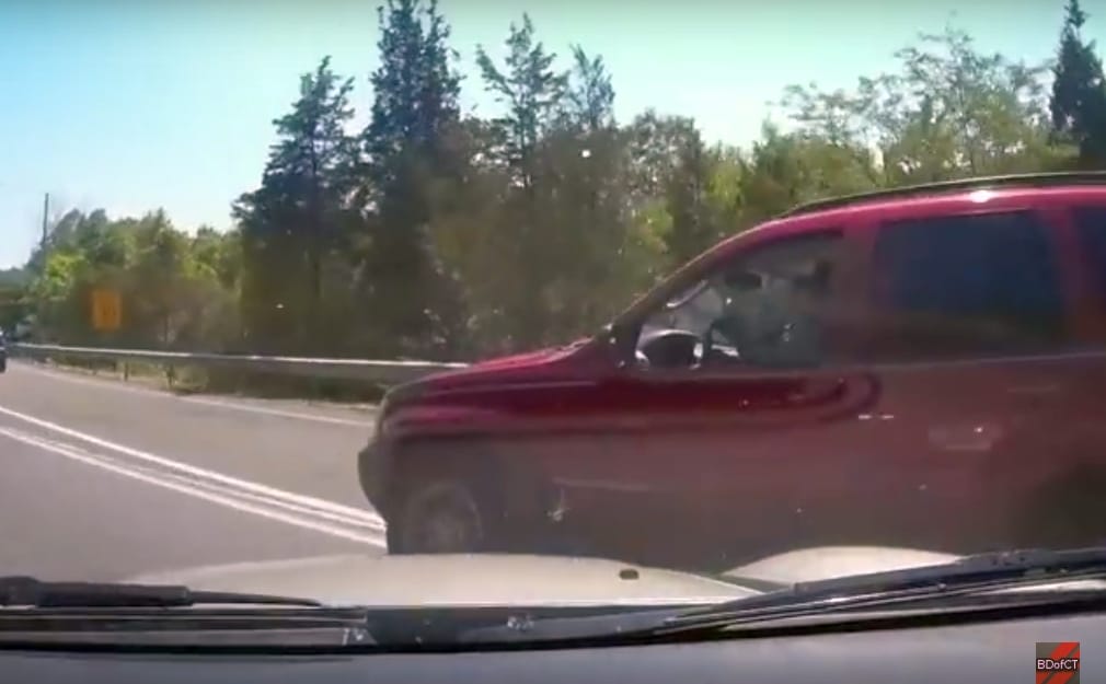 Ezért veszélyes, ha valaki figyelmetlenül vált sávot – videó