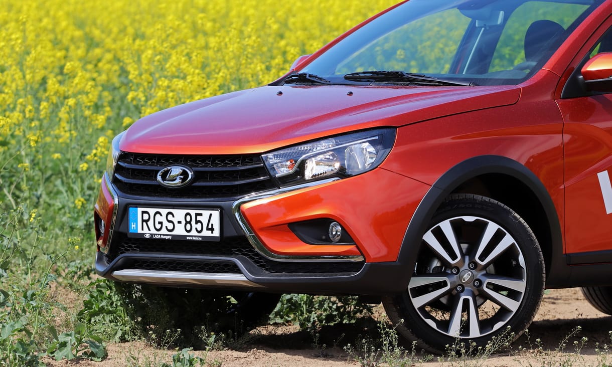 Mindent a szemnek: teszten a legdrágább Lada, a Vesta Cross SW