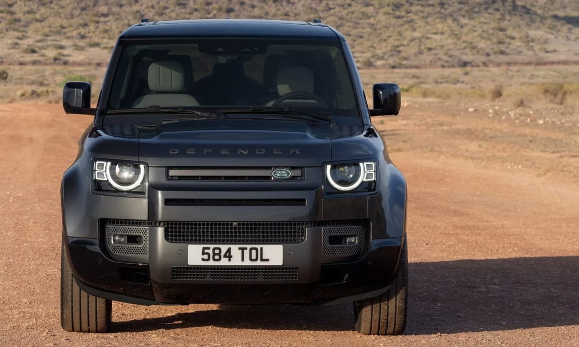 Dehogy halott a dízel, itt a minden korábbinál erősebb gázolajos Land Rover Defender