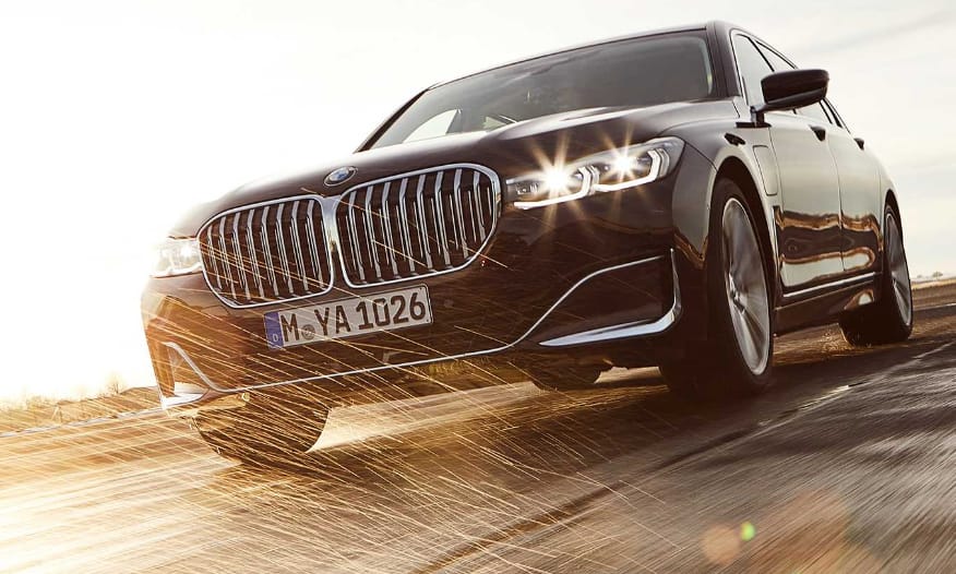 650 lóerős villanyautóként támad a BMW i7