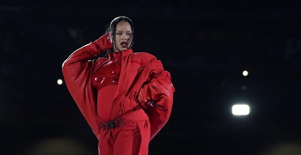 Rihanna várandósságáról nem csak a közönség, de a saját táncosai sem tudtak