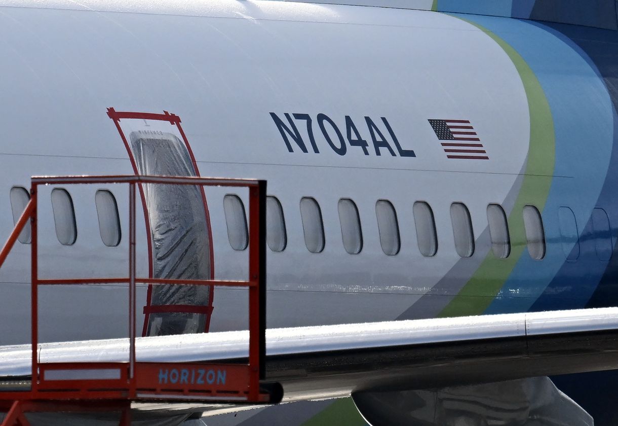 A vizsgálat szerint a Boeing hibájából szakadt ki az Alaska Airlines gépének vészkijárata