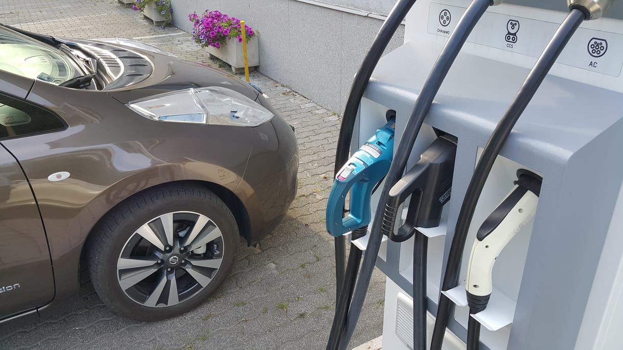 Felejtse el, hogy Teslát vesz a kormány pénzén, ezekből választhat