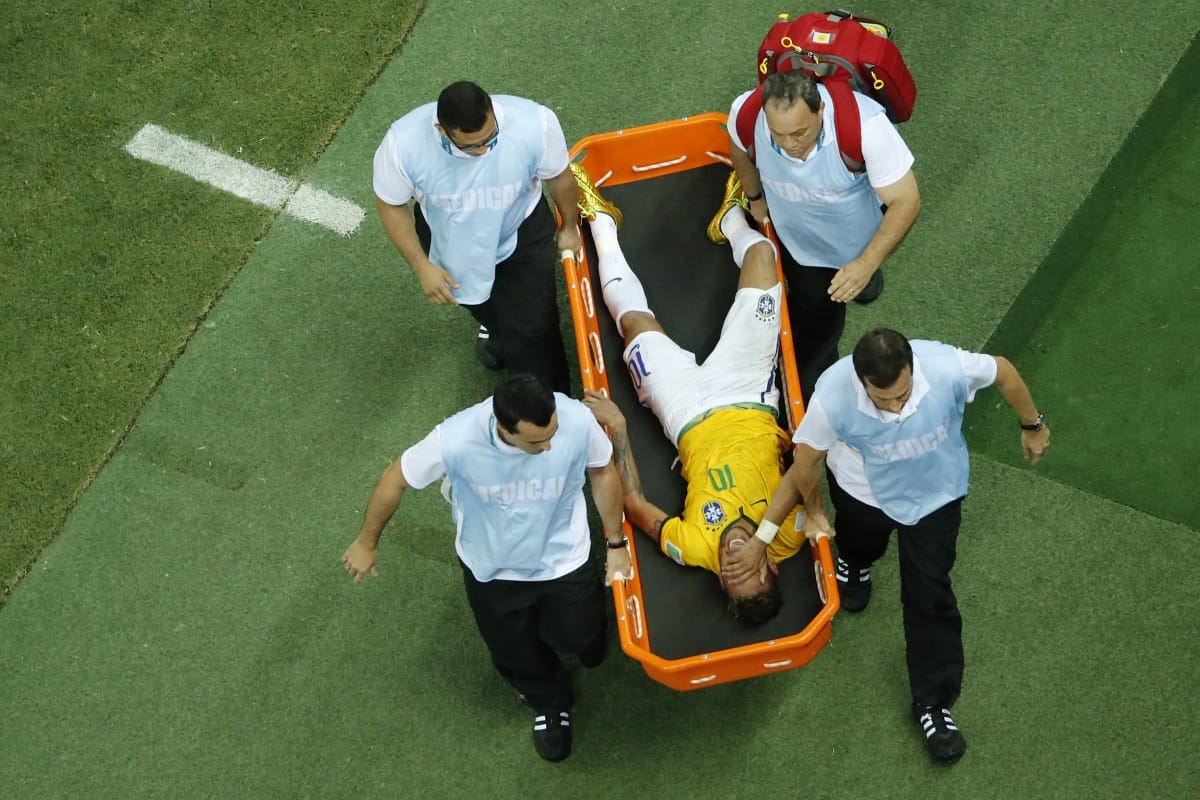 Neymar már annyira jól van, hogy matracreklámot forgat
