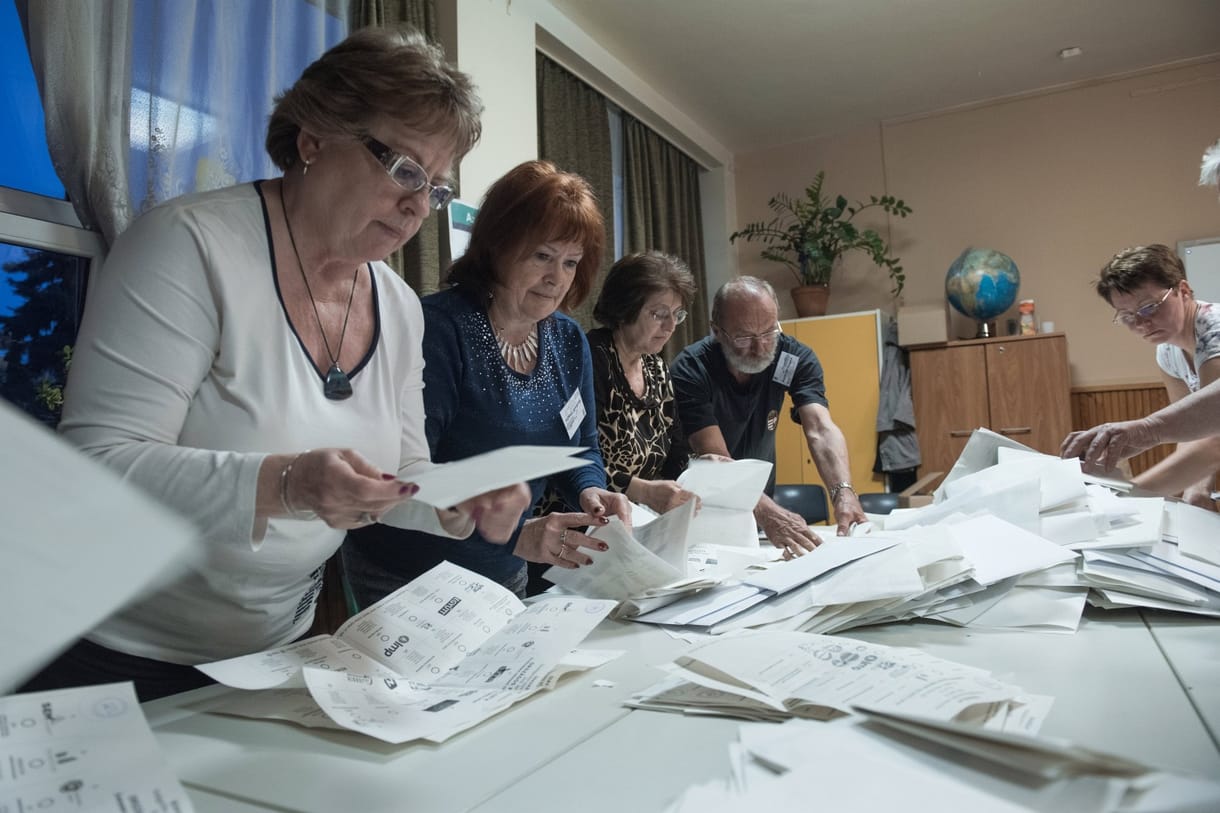 EP-választás: Egyre nehezebb szavazatszámláló tagokat keríteni