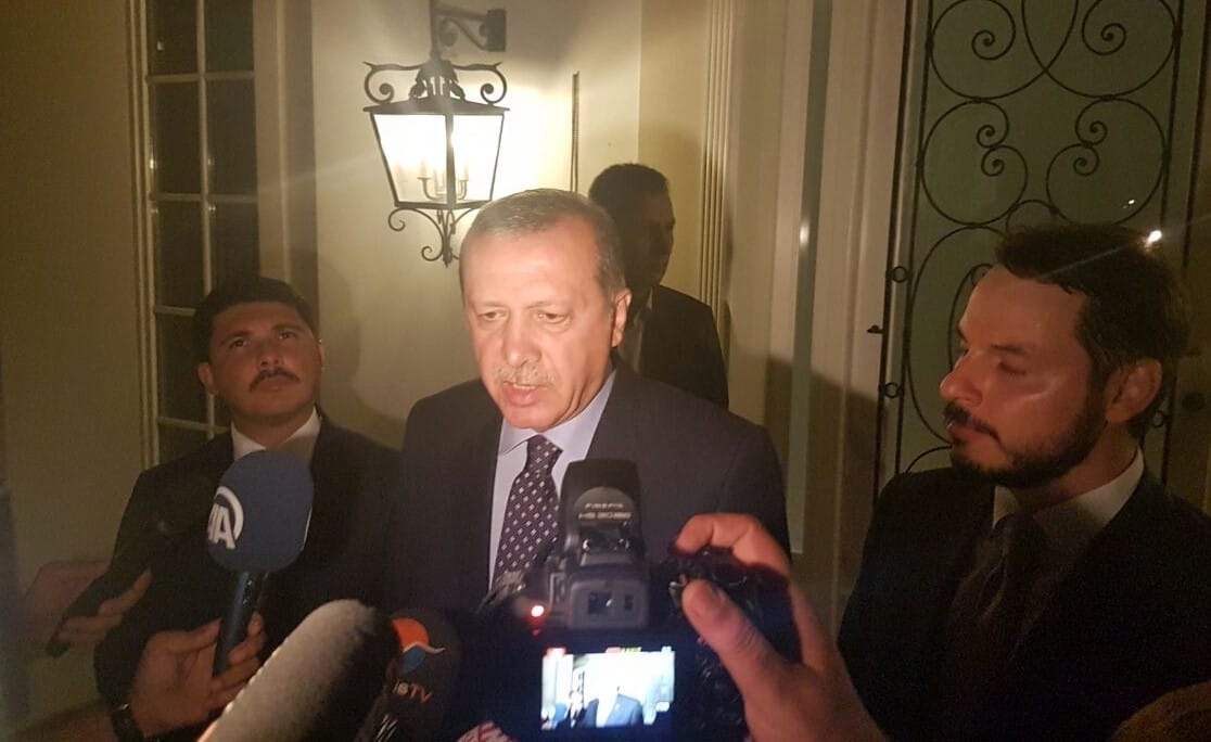 Brüsszel kérésbe csomagolta aggodalmait a török népszavazás után