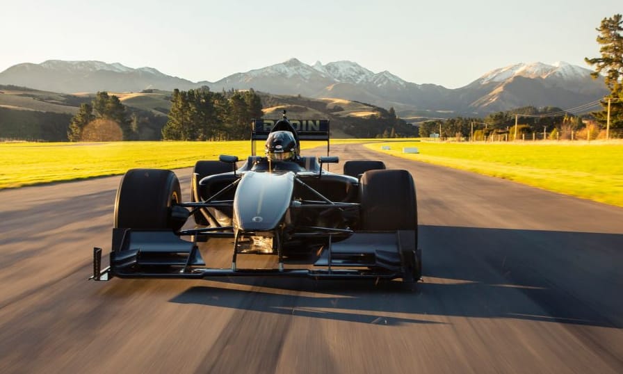 5 ezer kilométert bír a motorja a bárki által megvásárolható új F1-autónak