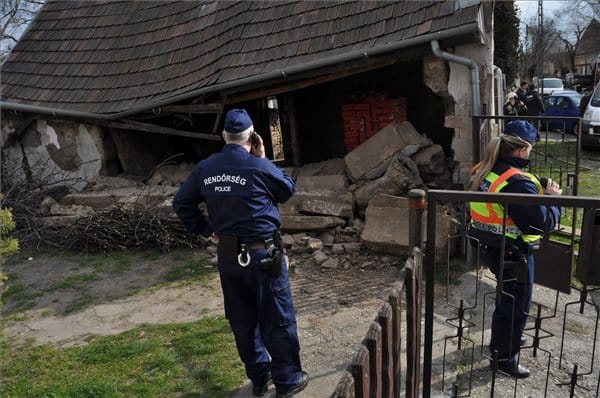 Kidőlt egy ház fala Rákospalotán – fotó