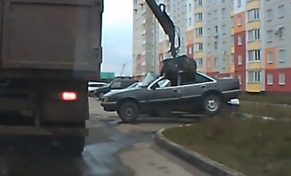 Nincs irgalom a roncsautóknak az oroszoknál - videó