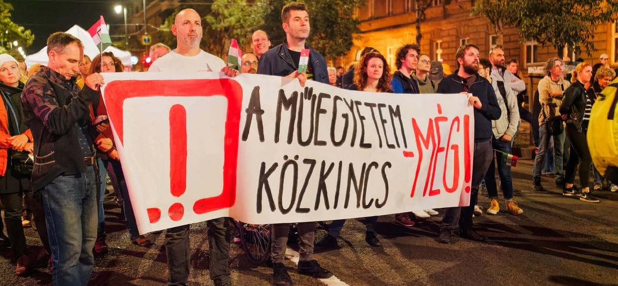 Kiéhezteti a kormány a hazai felsőoktatás egyik zászlóshajóját