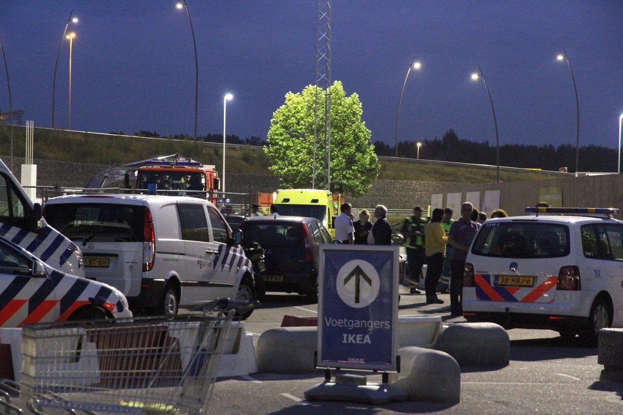 Bombák robbantak az IKEA-ban