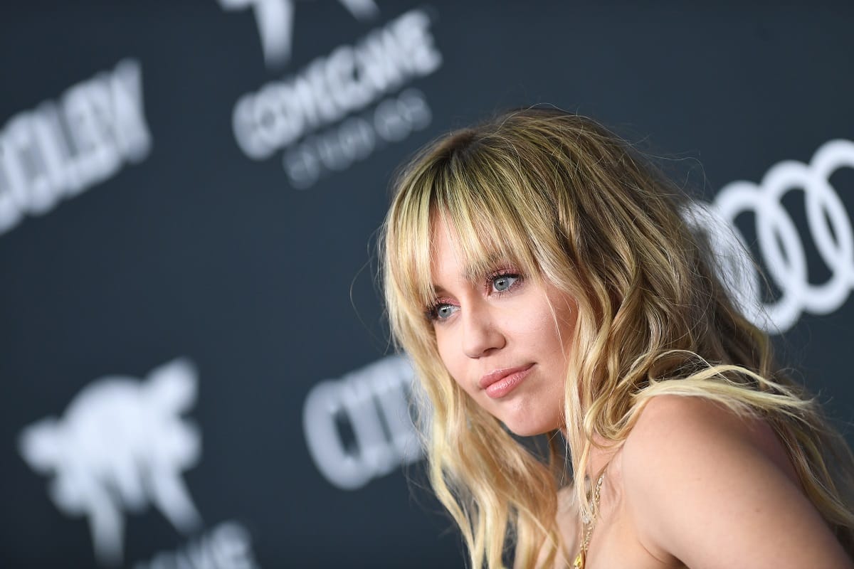 Miley Cyrus hű társát gyászolja