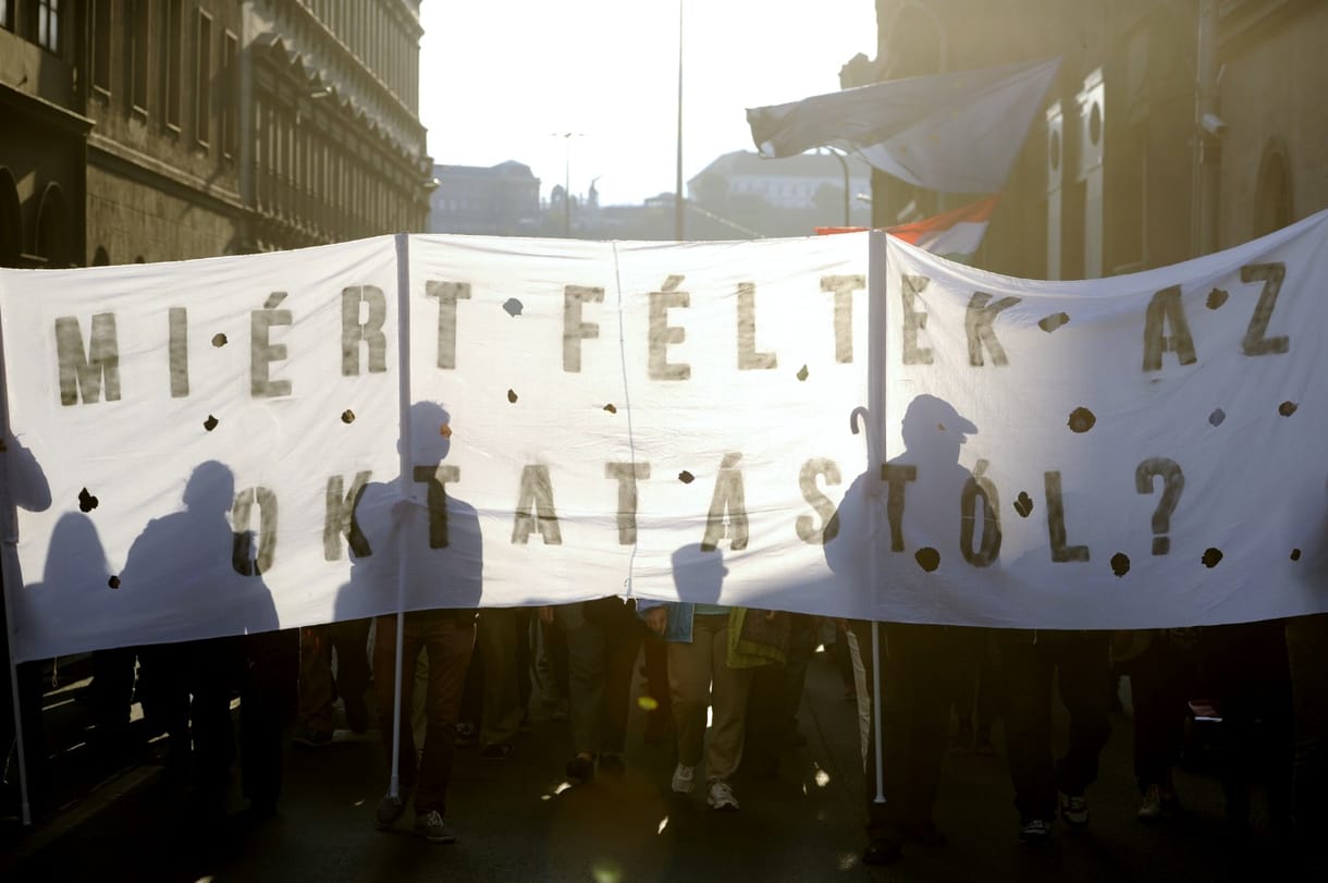 Brüsszelben magyarázkodhat ma a CEU miatt az államtitkár
