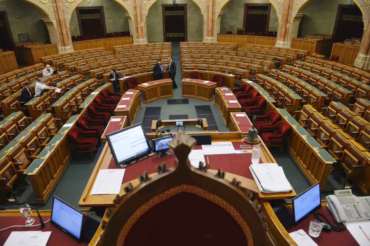 Huszonegy előterjesztésről szavaz jövő kedden a parlament