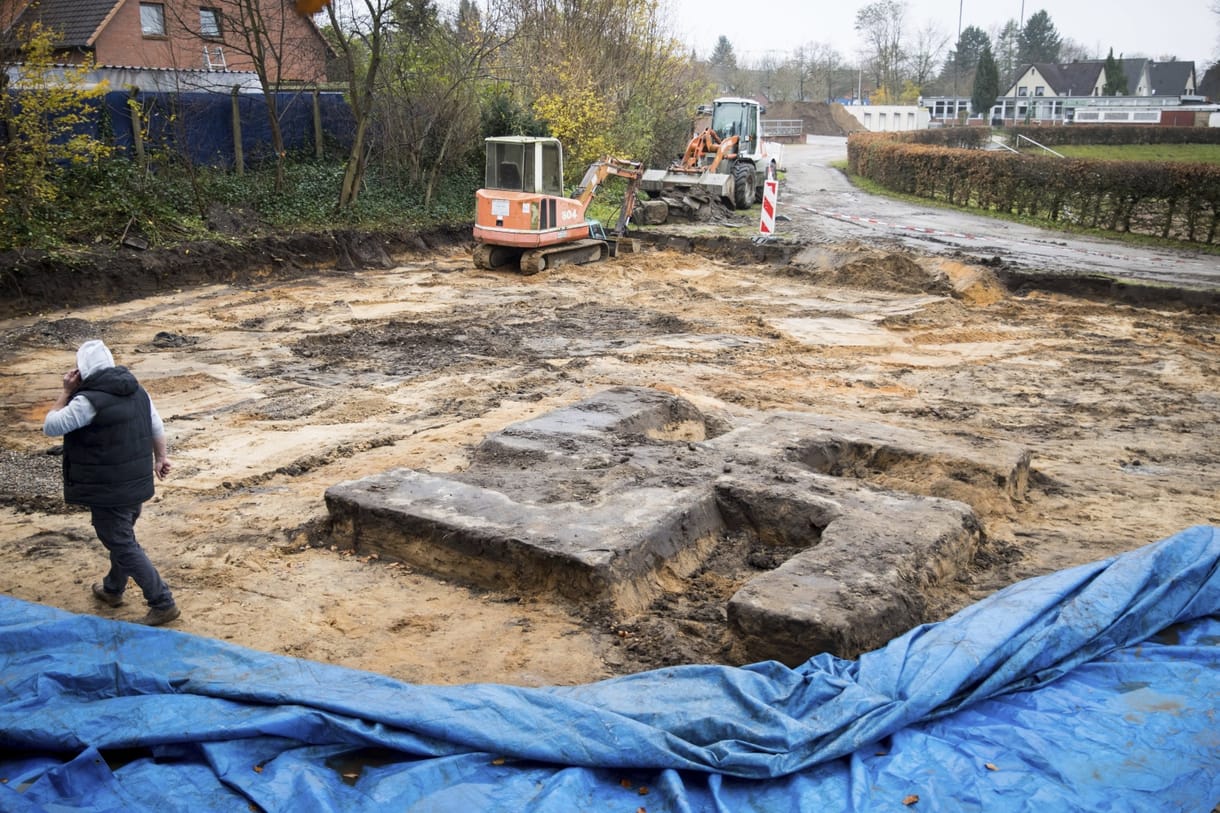 Óriási beton horogkeresztet találtak egy építkezésen Hamburgban