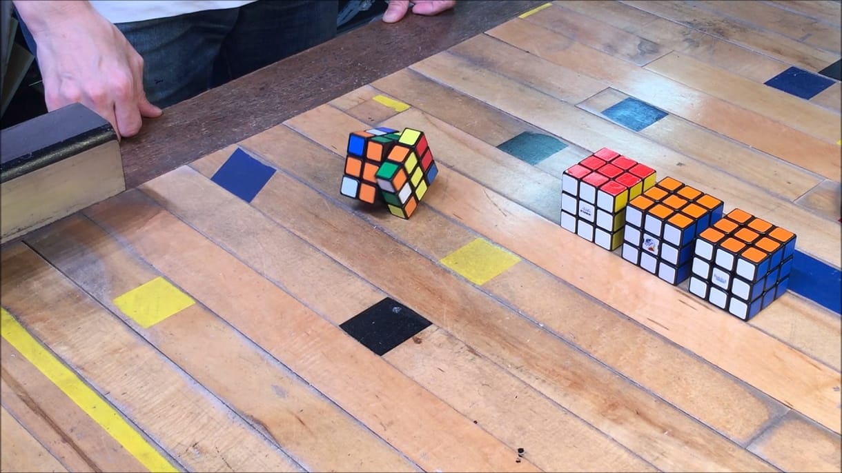 Elkészült az önmagát kirakó Rubik-kocka – videó