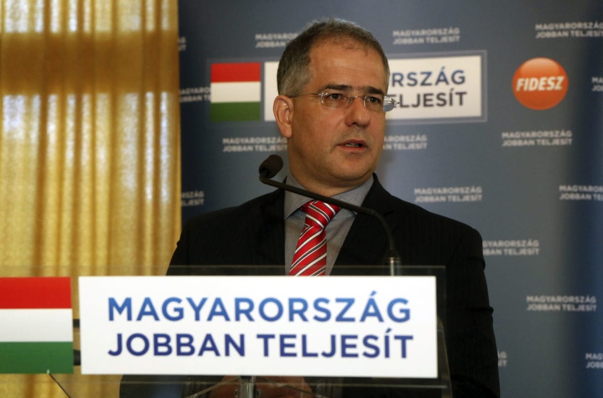 Kósa: Magyarország legalább arccal vállalja véleményét a kvótaügyben