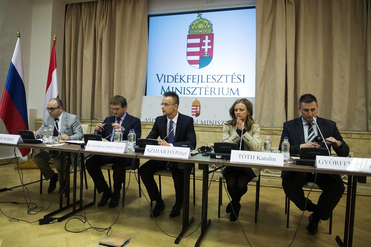 Régi barátok és közös üzletek kötik a Fideszt a Quaestor-botrányhoz