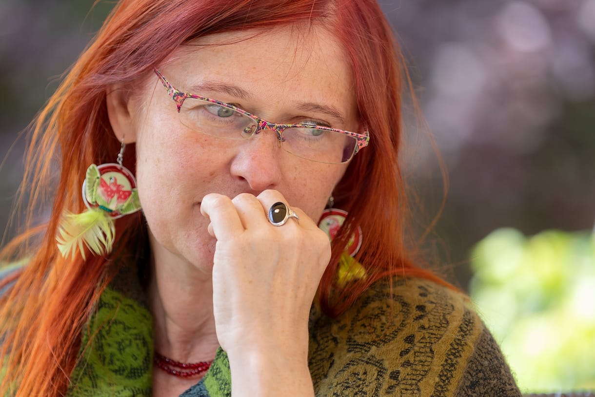 Kiss Judit Ágnes költő: Jézus épp azokkal 