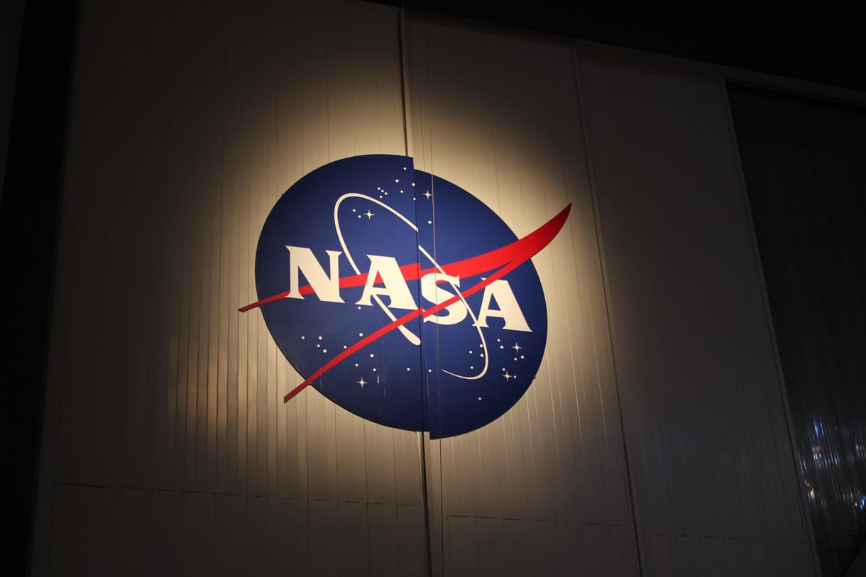 Csaló cég verte át a NASA-t, 200+ milliárd forintnyi kárt okozott