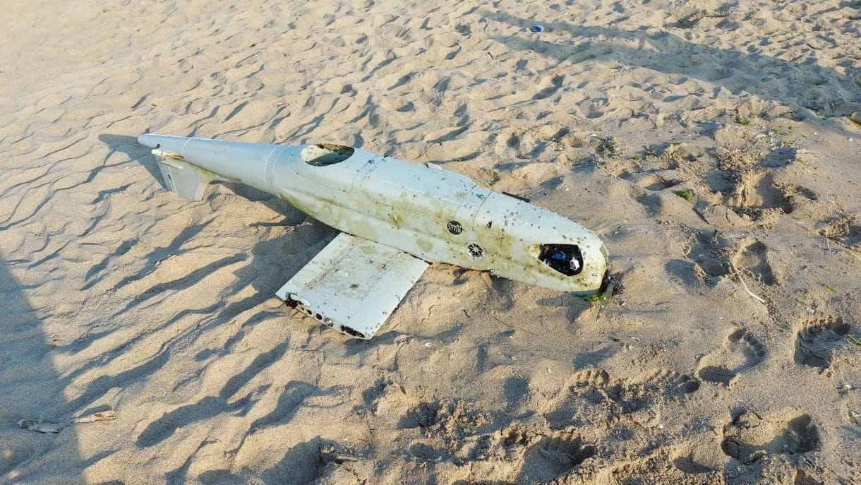 Szétlőtt katonai drónba botlott egy strandoló Bulgáriában