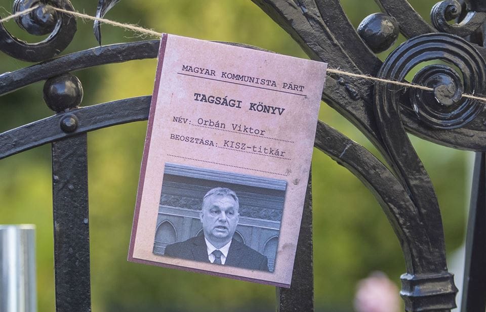 Jobbik: diktatúra felé tartunk, kommunisták irányítják az országot
