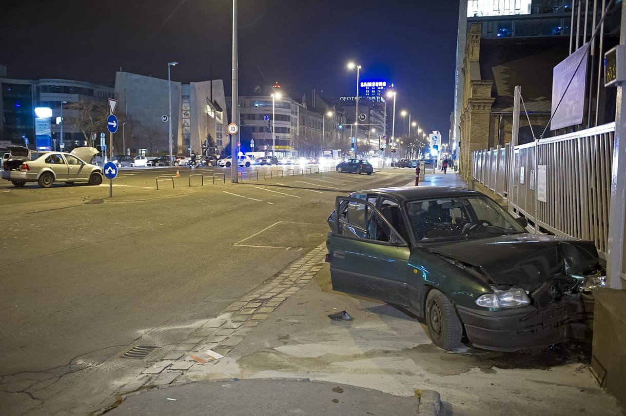 Súlyos sérültek egy Váci úti balesetben