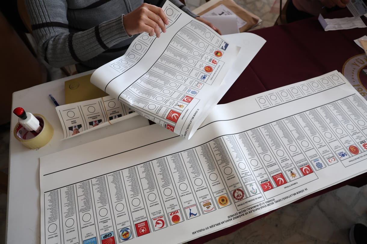 A török ellenzék azzal vádolja az állami hírügynökséget, hogy hamis részeredményeket közöl