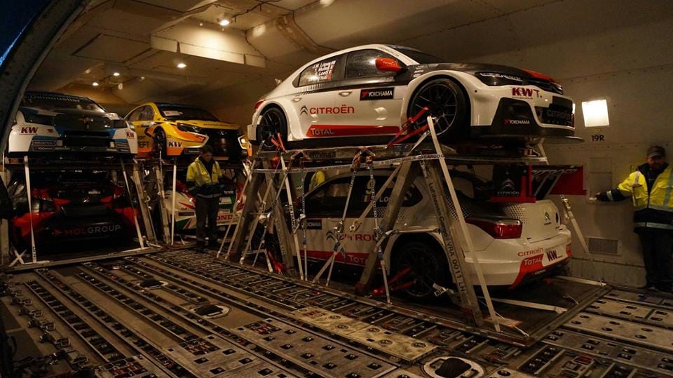 Michelisz WTCC-s Hondája már egy repülőgép rakterében lapul