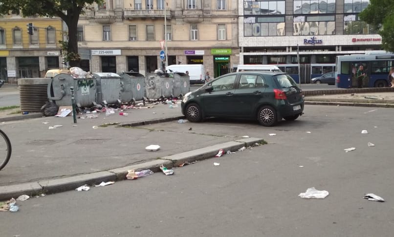 A nap fotói: elfajult a szeméthelyzet Budapest szívében