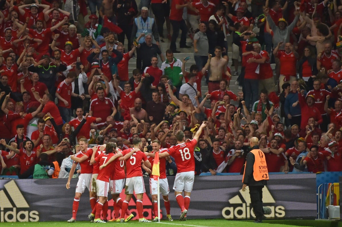 Sör, nutellás palacsinta, pingpong - ez áll a walesi csoda hátterében?
