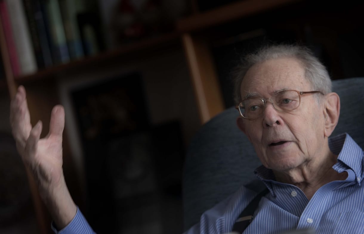 Kornai aláírásával kezdődik a Corvinus kutatóinak petíciója