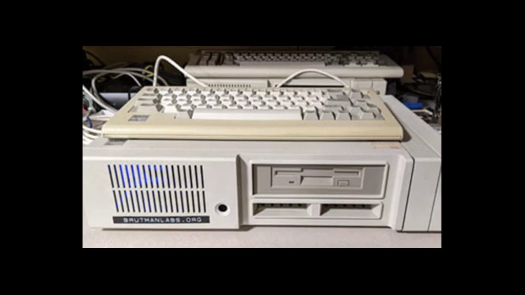 Van egy weboldal, ami egy 39 éves PC-ről működik – és már több mint 2600 órája fut szüntelenül