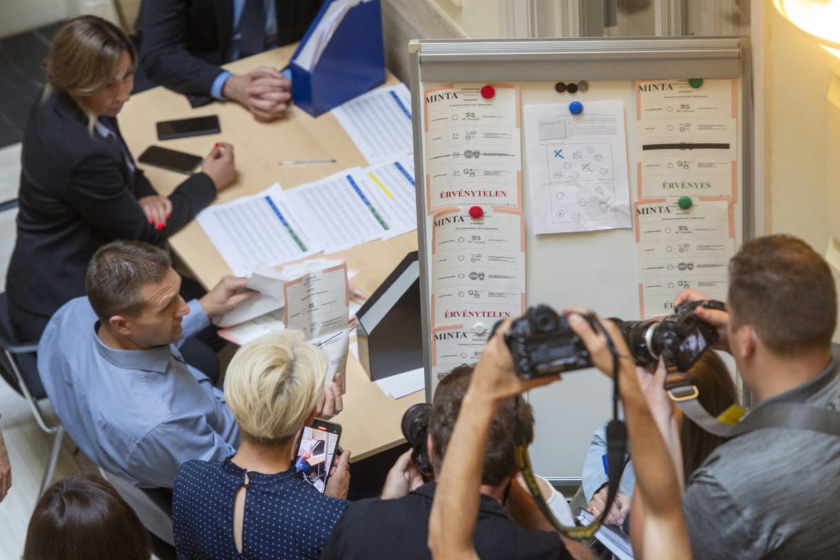 A Karácsony–Vitézy-balhé tanulsága, hogy szabálymódosítás nélkül egy rajzolt pénisz is eldöntheti, ki nyer választást