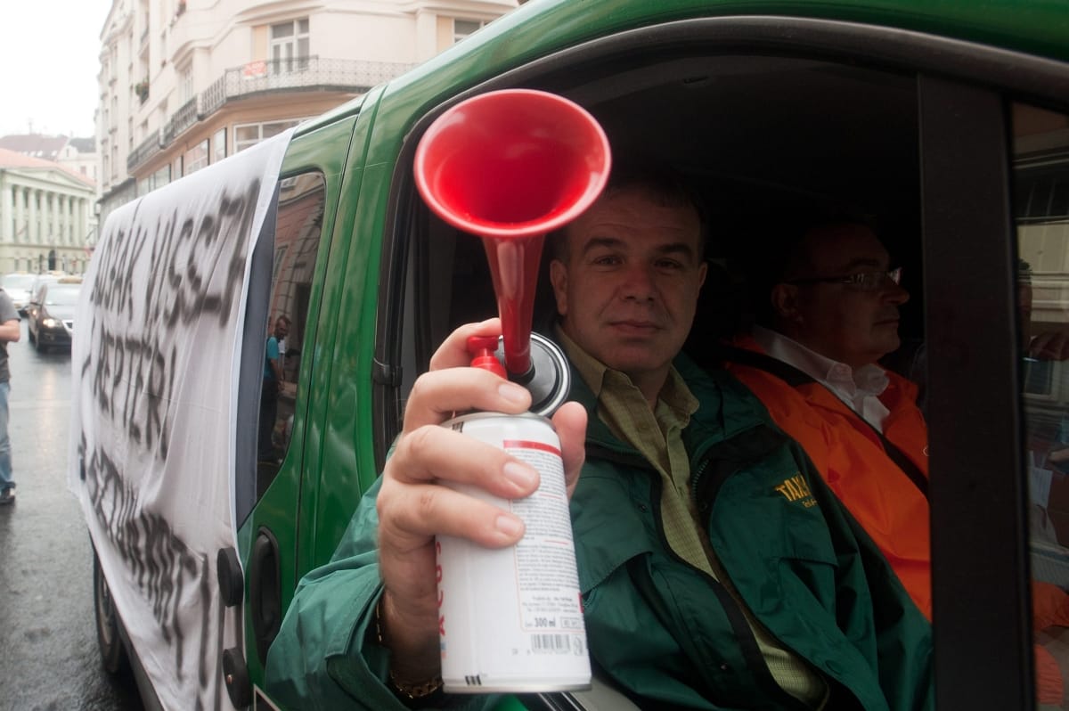 A Jobbik elnökével egyeztettek a taxisok képviselői