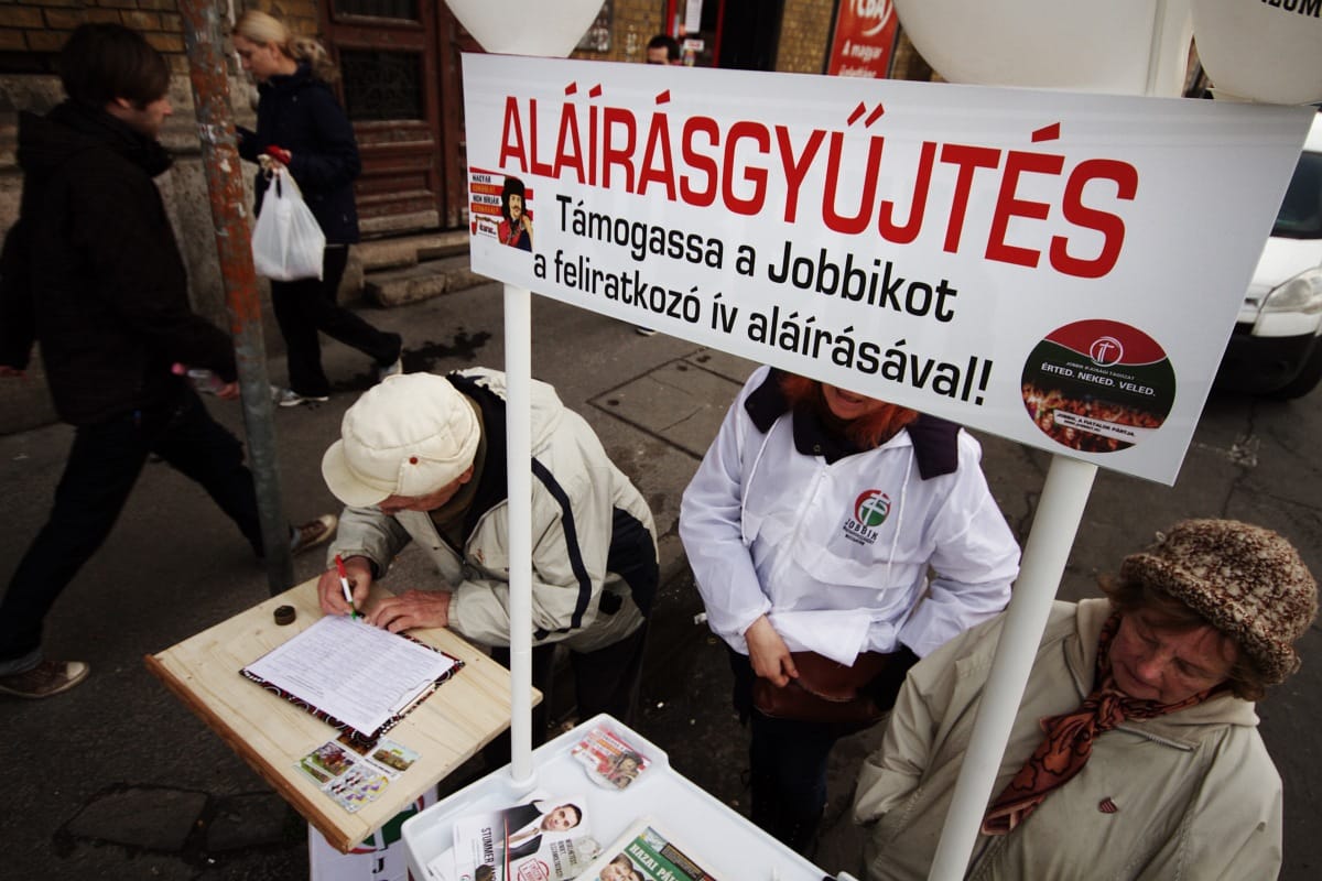 Bukott a Fidesz is: megkeserítik a szabályok a választási aláírásgyűjtést