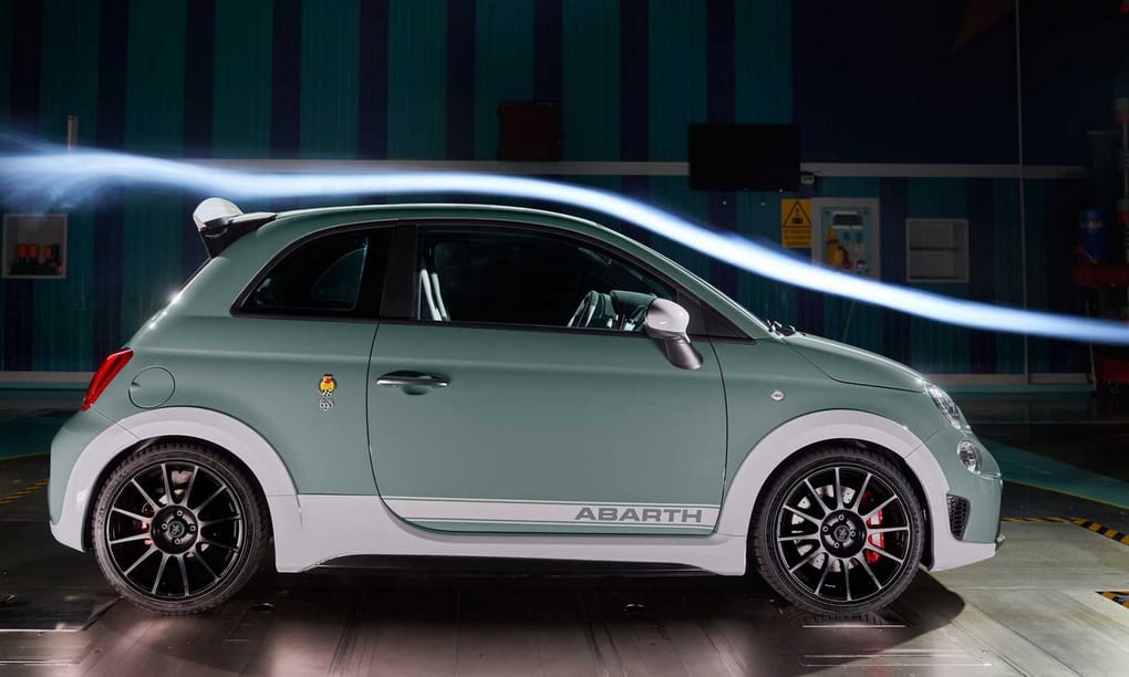 Hatalmas állítható szárnyat és 180 lóerőt kapott a kis Fiat 500