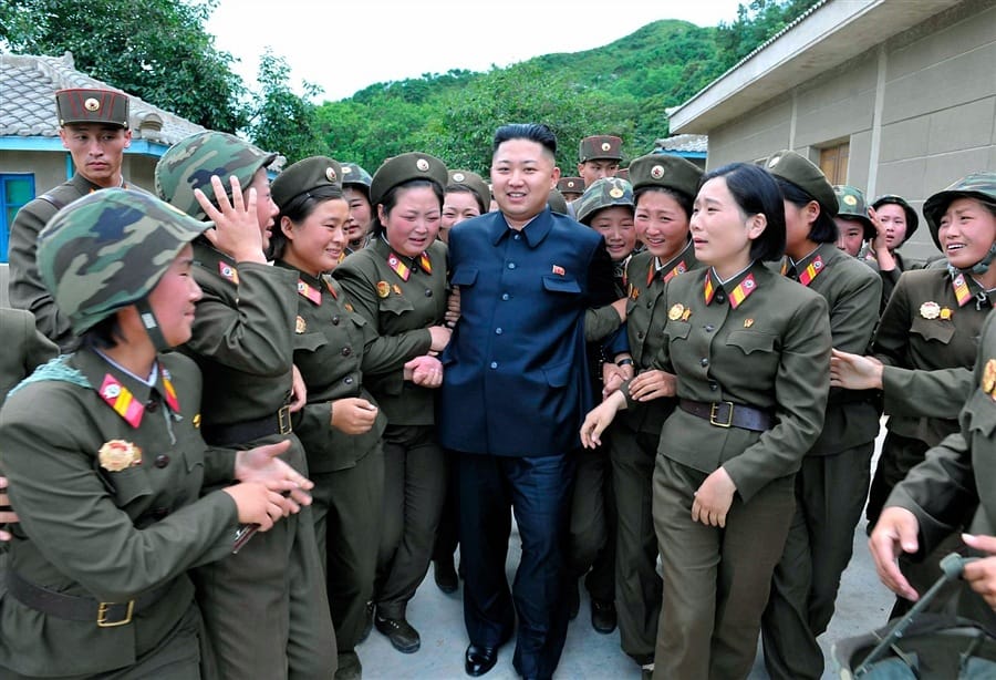 A rettegett mackófelső: Kim Dzsongék tudják, mi a stílus