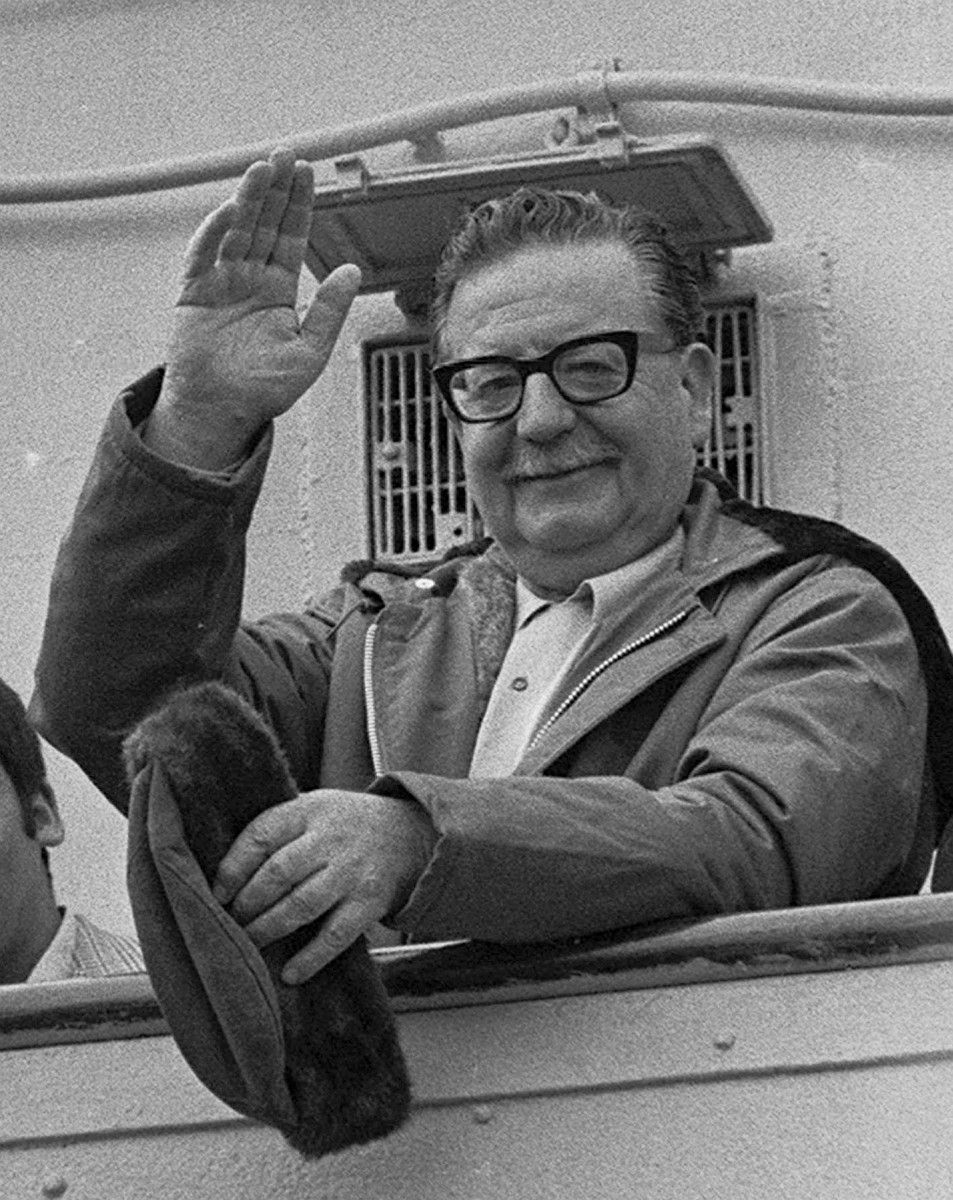 Salvador Allende öngyilkos lett 