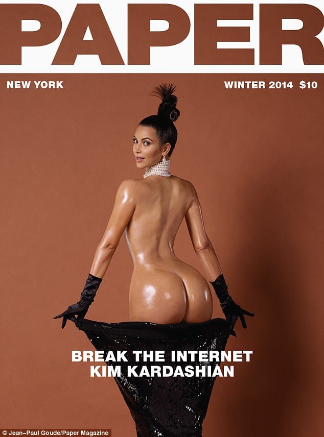 Kardashian pucér feneke kiakasztotta az internetet
