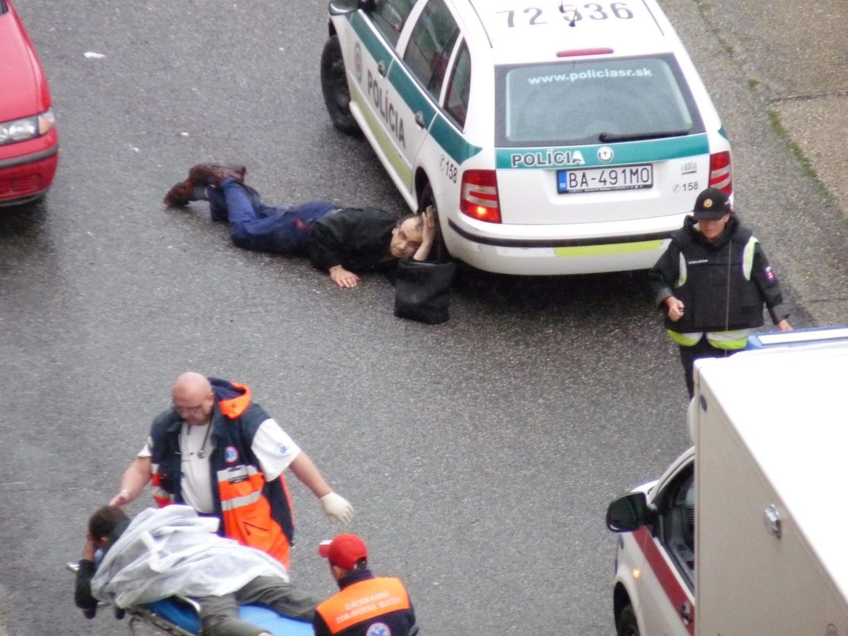 Pozsonyi vérengzés: az ámokfutónak volt engedélye a fegyverekre